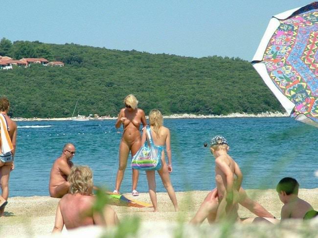 Purenudism galerie premium familiale nudisme photo en Allemagne [FKK bilder] [Naturisme France]
