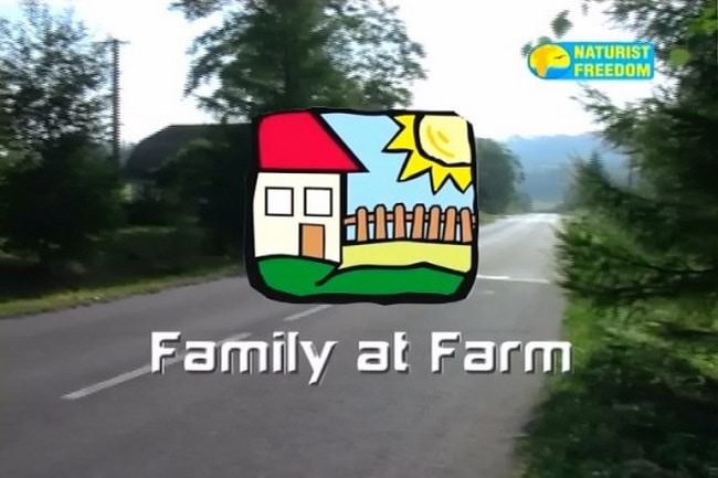 La famille naturisme vidéo  - Family at Farm [Games Outdoors] [720x576 | 00:56:05 | 682.36 MB] [Naturisme France]