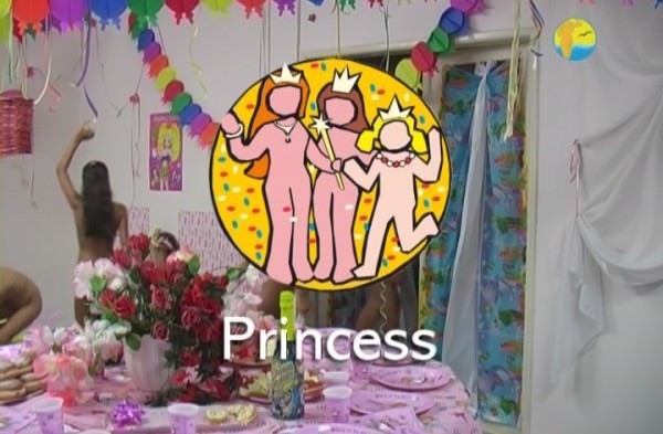 La famille nudisme vidéo - Princess [Naturisme home] [720×480 | 01:24:16 | 4.07 GB] [Naturisme France]